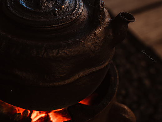 冷風(fēng)襲.秋冬圍爐（個(gè)人主頁-ZNTYzMzk2NTI=） - 產(chǎn)品攝影 - 站酷設(shè)計(jì)師蔣少寒原創(chuàng)素材 - 站酷ZCOOL