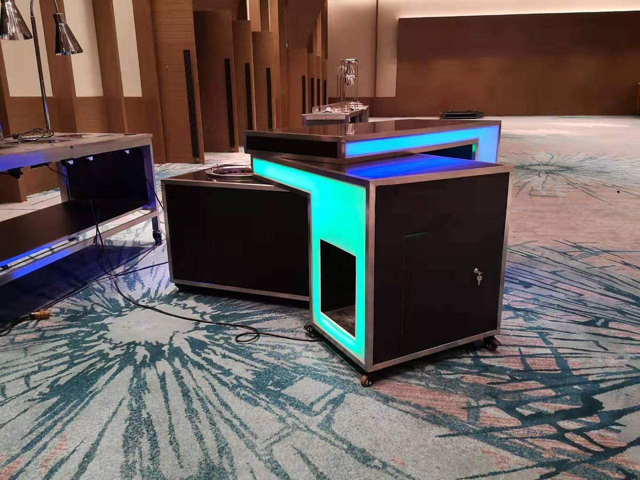 高职餐厅移动自助餐台设计制作