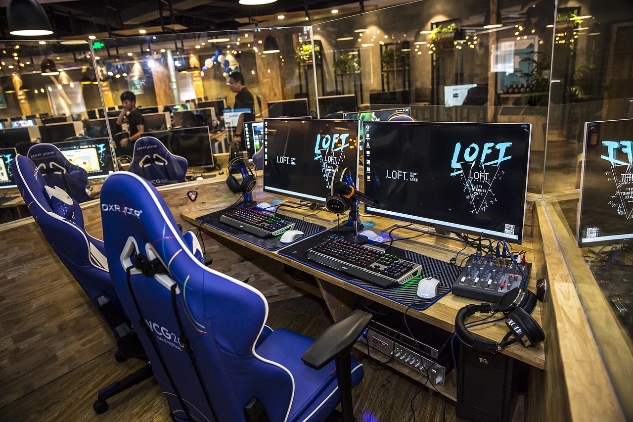 乐特网咖 Loft Internet Café 全国跨界概念网咖连锁/ 品牌vis视觉设计