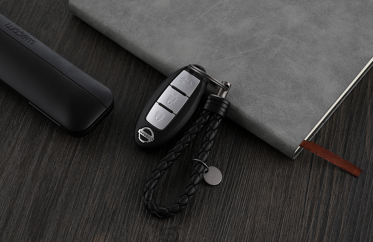 天籁汽车钥匙拍摄