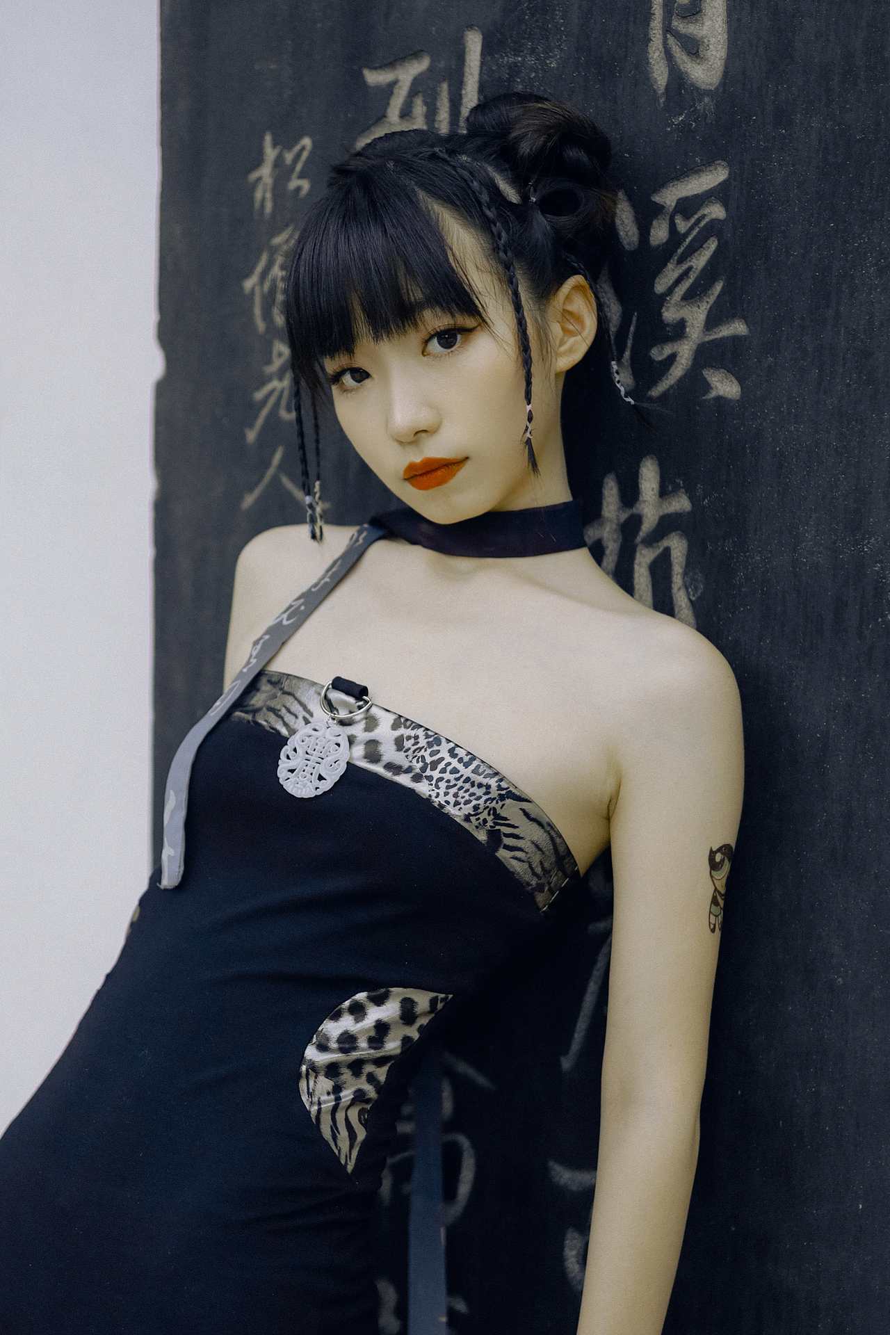 新中式（图ZMzA3MjEyNzM2） - 人像摄影 - 站酷设计师爱吃梨一原创素材 - 站酷ZCOOL