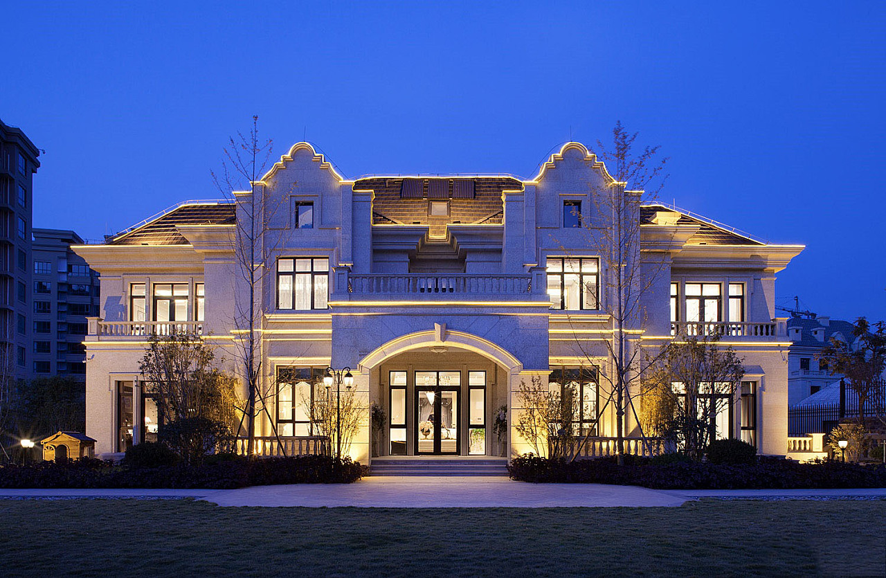 贵阳市装修公司哪家好?豪华欧式别墅效果图