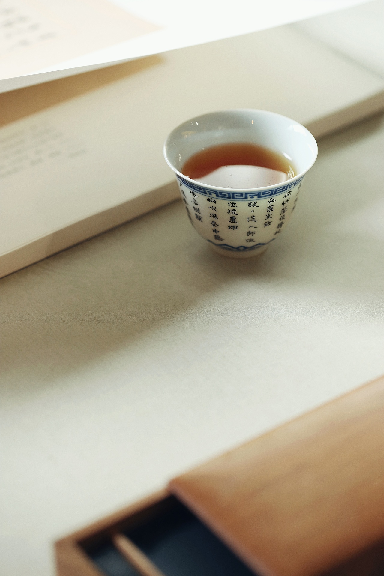 一只白色山茶花（图ZMjUxNTgyMTA0） - 产品摄影 - 站酷设计师鹤骨朵原创素材 - 站酷ZCOOL