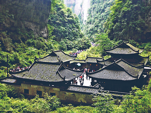 人间六月天重庆洪崖洞