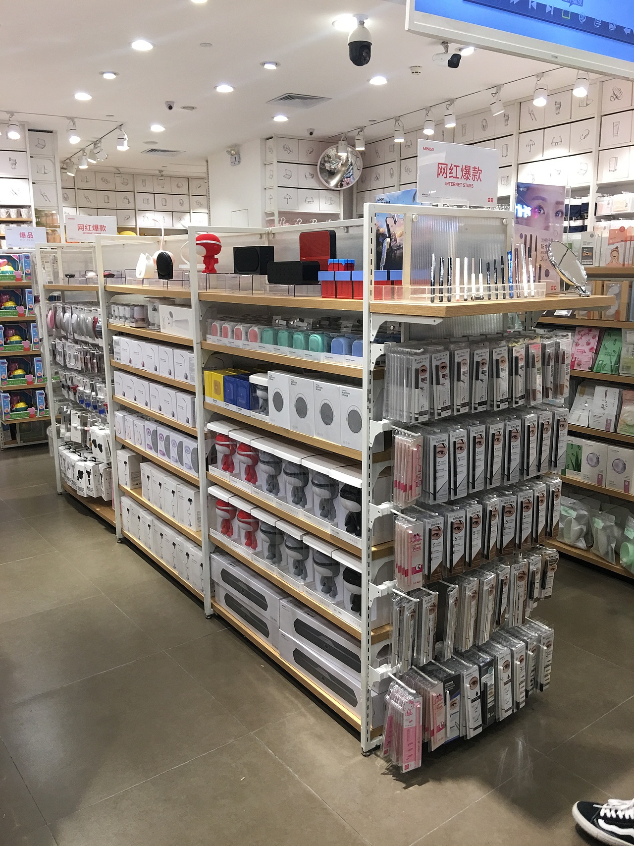 诺米nome货架名创优品货架厂_广州大唐展示