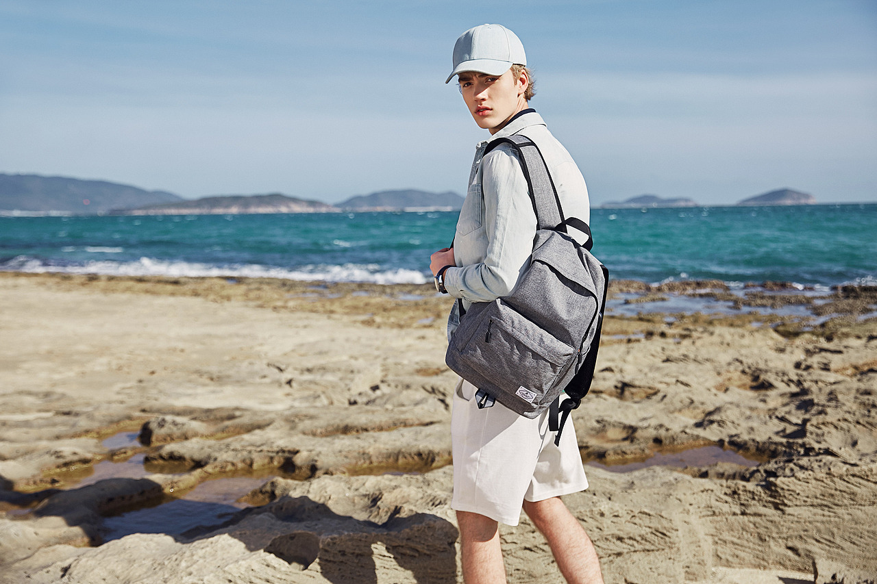 2019春夏稻草人男包形象片