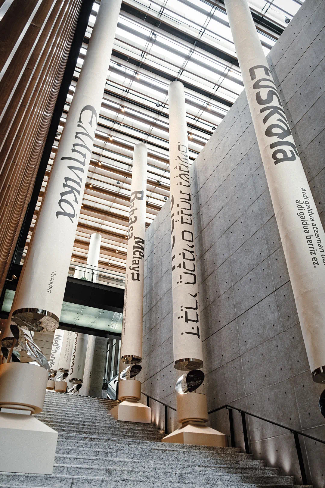 2022诚品大步梯「语言·未达之境」