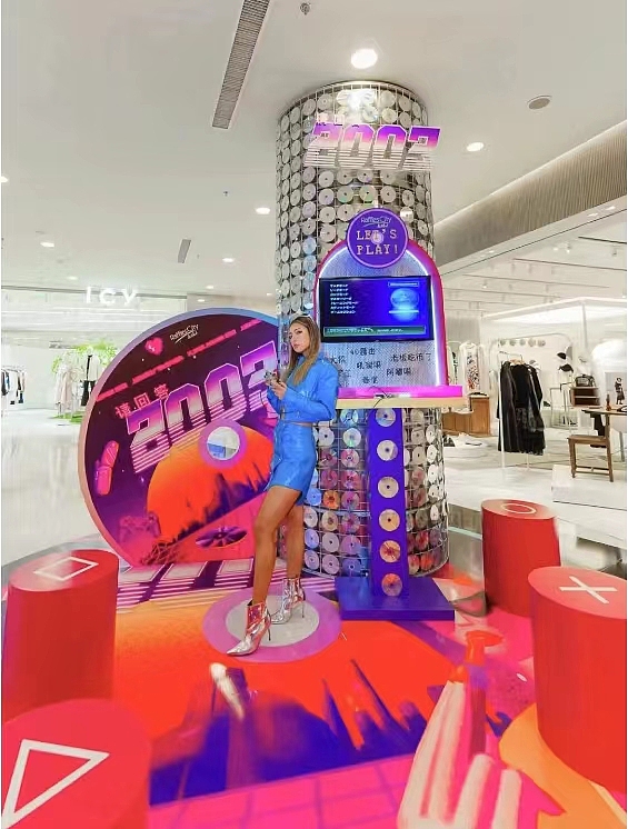 上海来福士18周年庆“请回答，2003”Y2K主题美陈设计（图ZMjc4NjAzNjY4） - 场景 - 站酷设计师次第Fa开原创素材 - 站酷ZCOOL