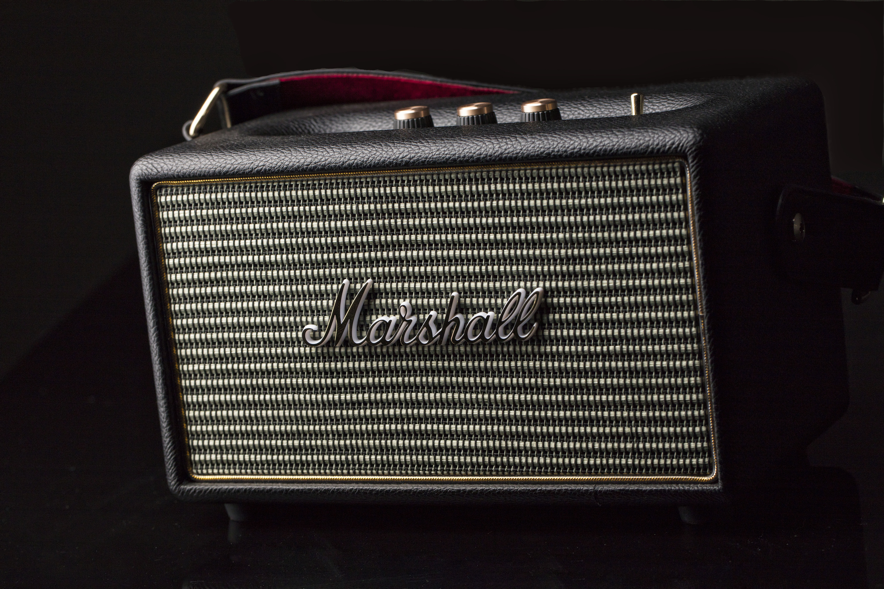 marshall kilburn 蓝牙音箱