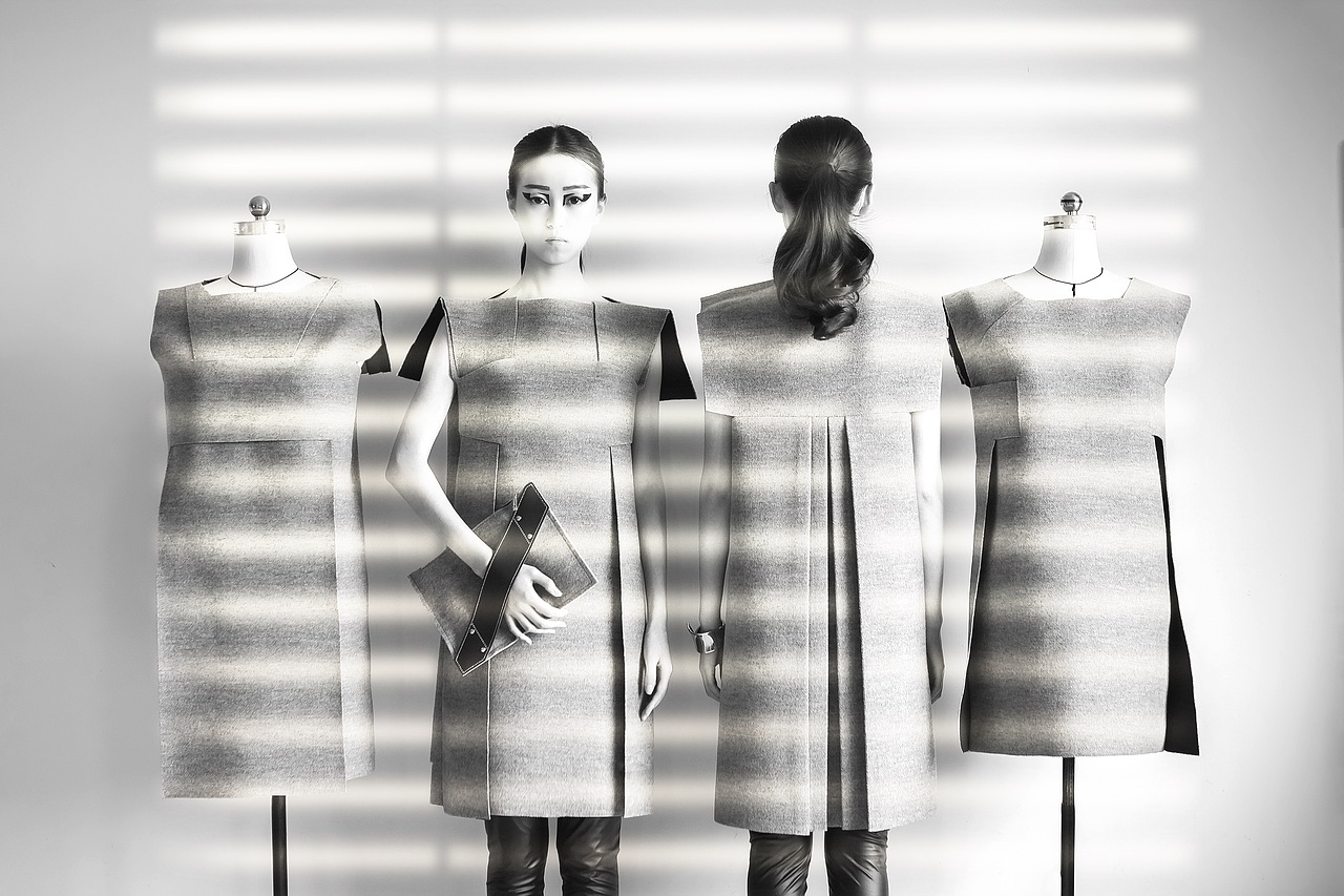 =LLOOSSSSEEVVEENN=服装个人展（图ZNzU2MTEyMzY=） - 时尚/艺术摄影 - 站酷设计师洛柒losseven原创素材 - 站酷ZCOOL