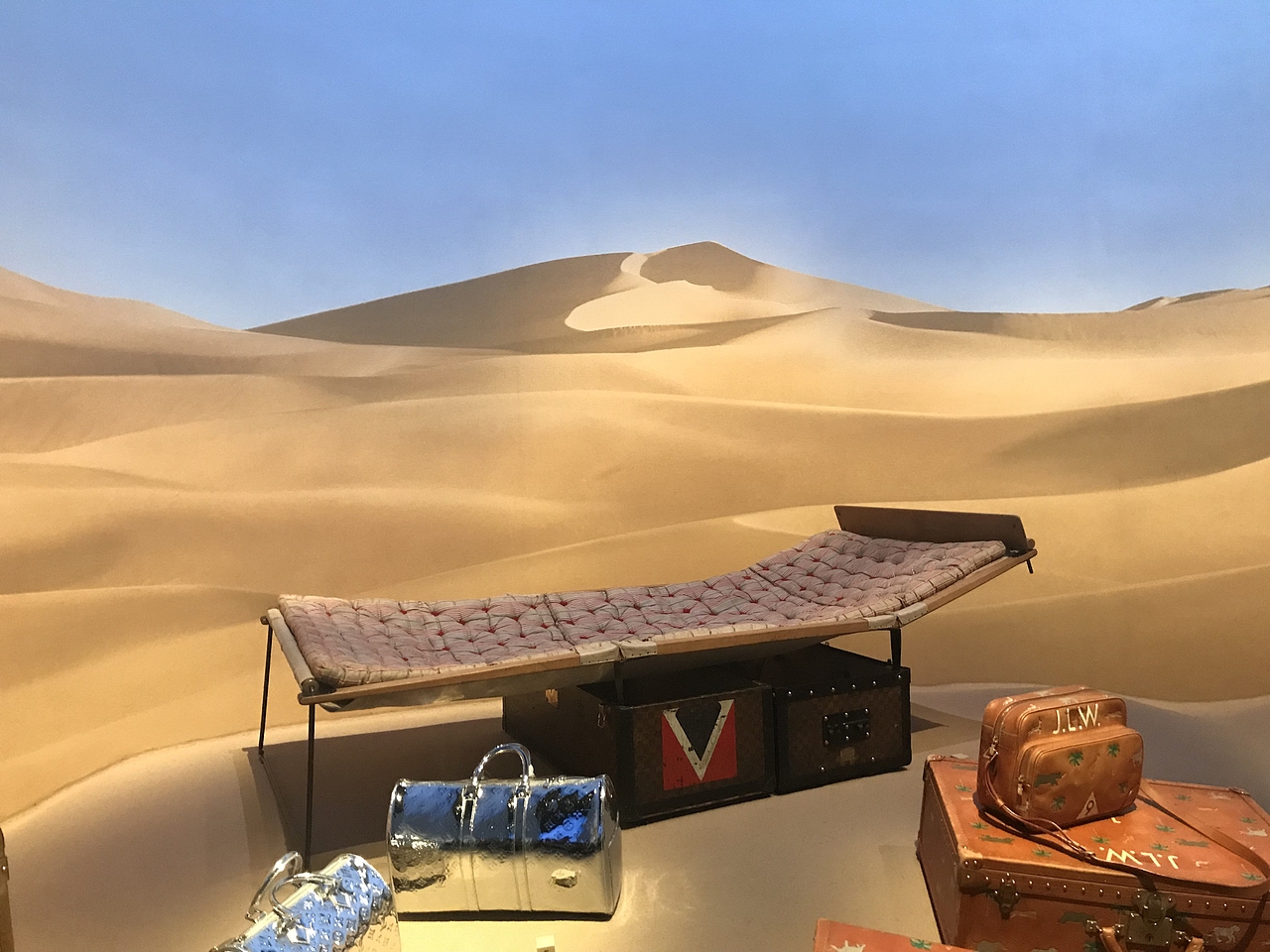 路易威登展览《飞行 航行 旅行-路易威登》