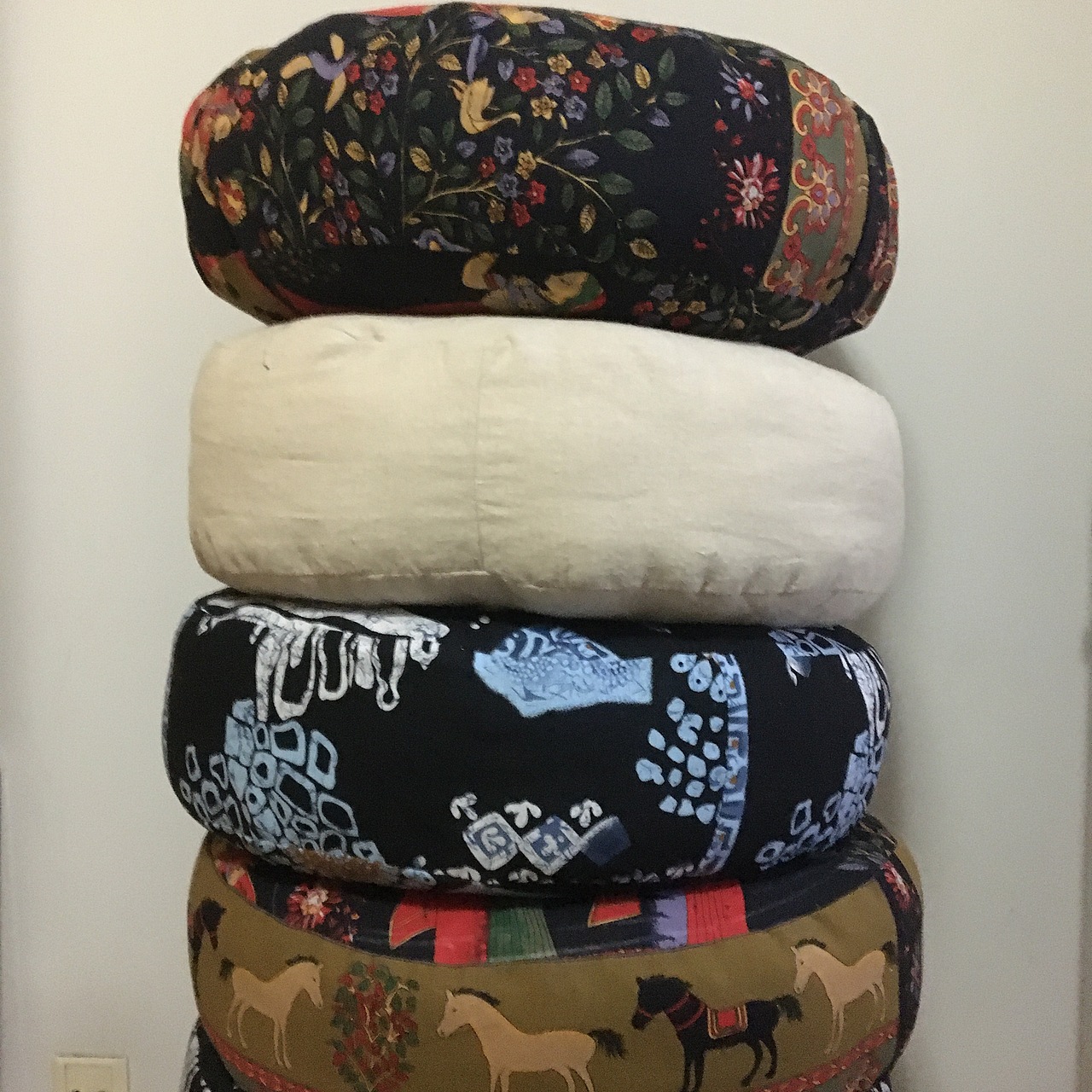 一大波蒲团榻榻米座垫来袭 柔软舒适透气（图ZMTkxODkxMjIw） - 其他手工艺 - 站酷设计师委员长帅原创素材 - 站酷ZCOOL