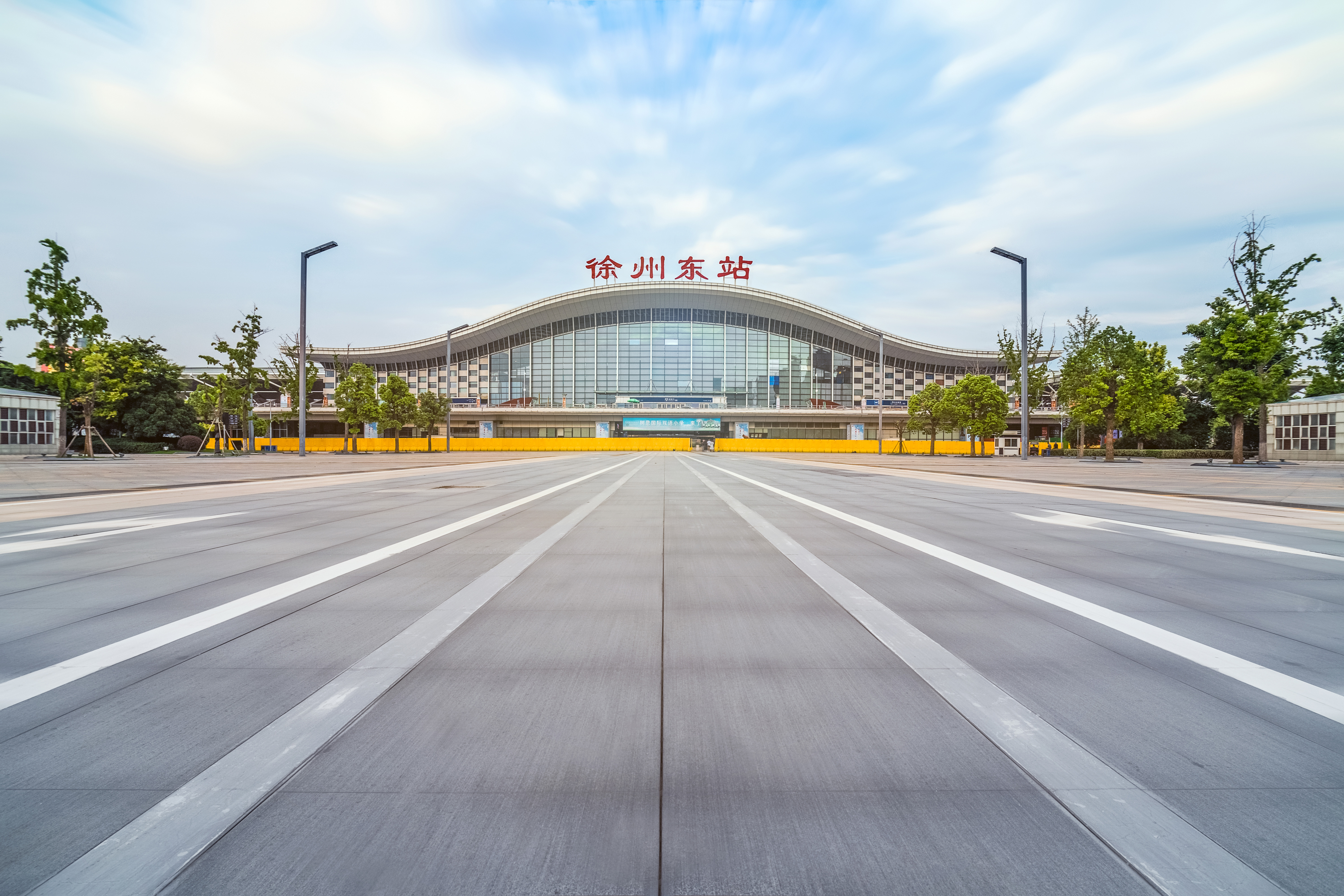 徐州东高铁站图片