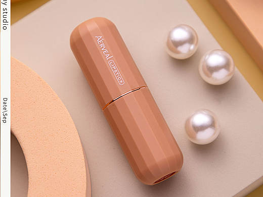 莫蘭迪色口紅 | 女孩紙的快樂 @ NON-FISH（個人主頁-ZNTU1MTM5MDg=） - 產(chǎn)品攝影 - 站酷設(shè)計師子非魚視覺原創(chuàng)素材 - 站酷ZCOOL