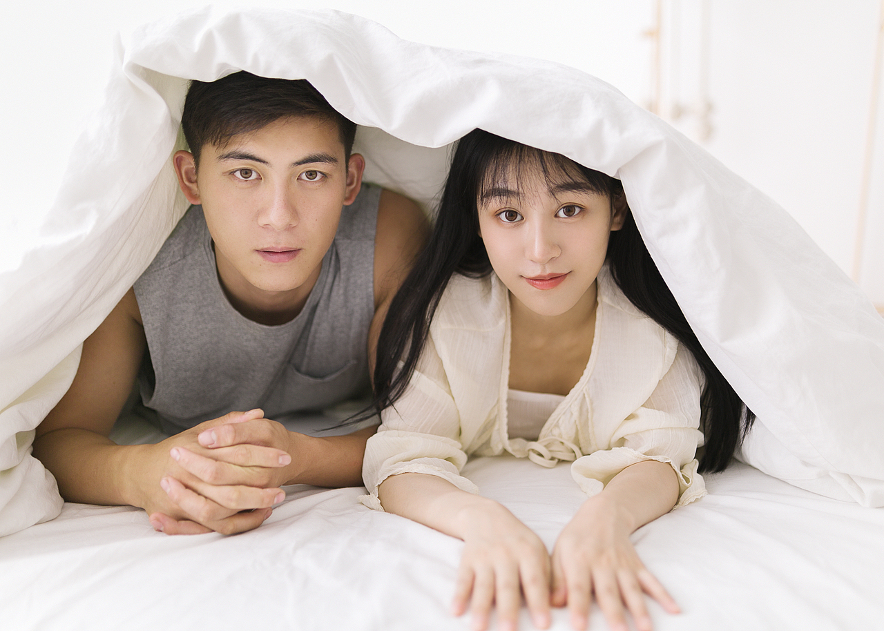 深圳居家情侣写真约拍你的目光始终温柔