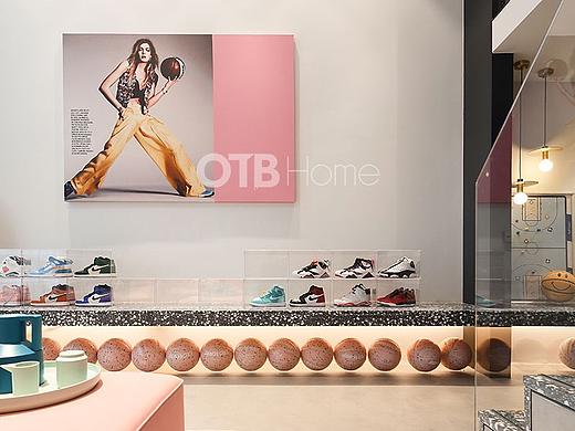 愿你有高跟鞋,也有整面墙的AJ