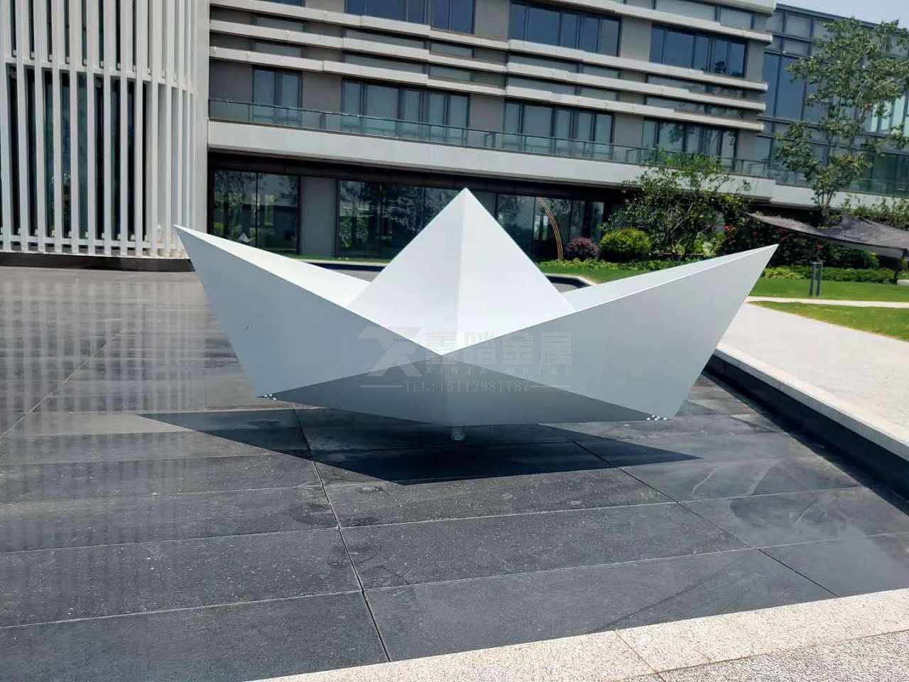 绿地不锈钢飞机雕塑白色烤漆园林景观雕塑洁白无瑕