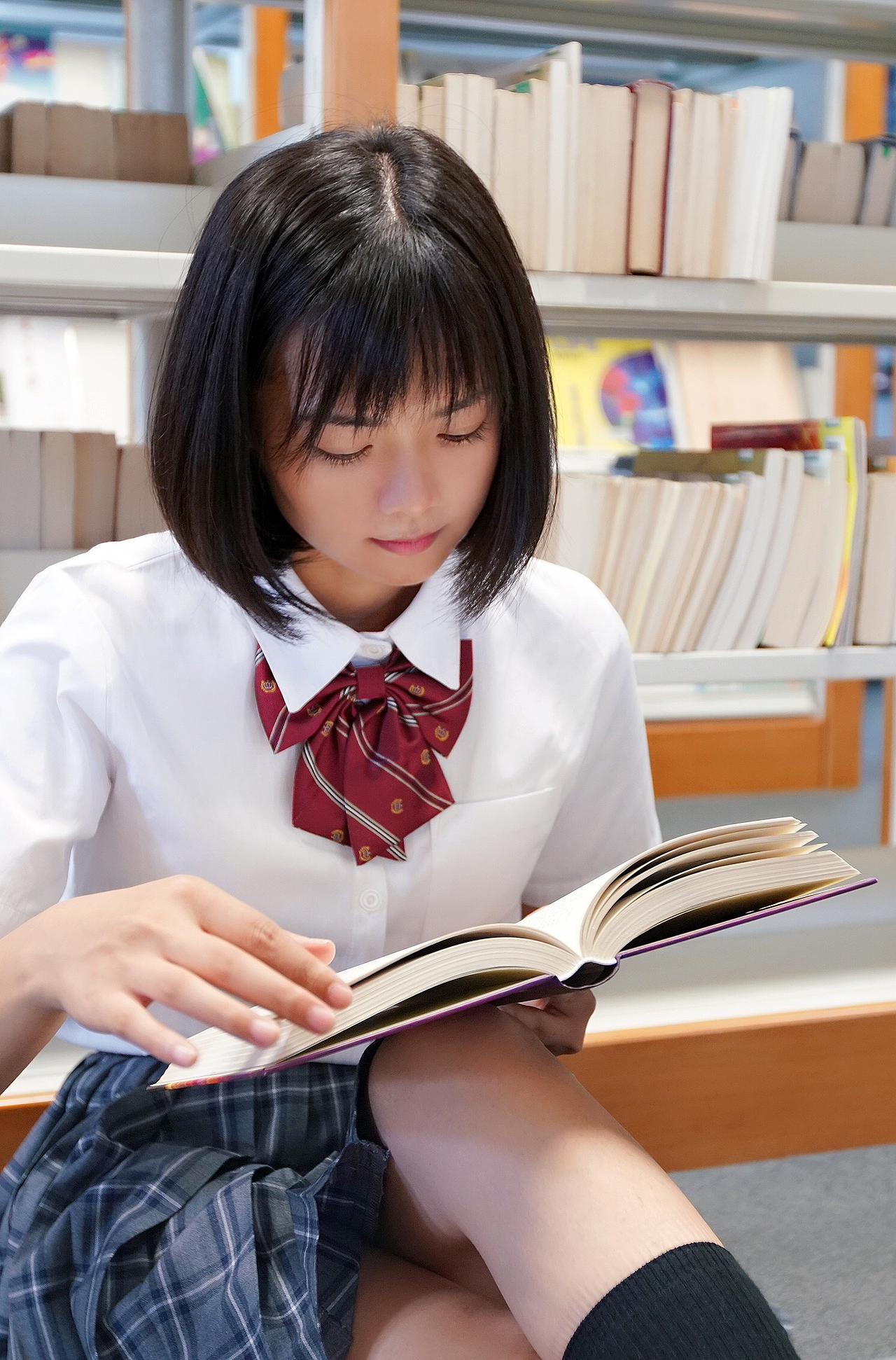 《静谧图书馆》米吸摄影（图ZODkxMTg0NzI=） - 人像摄影 - 站酷设计师米吸摄影原创素材 - 站酷ZCOOL