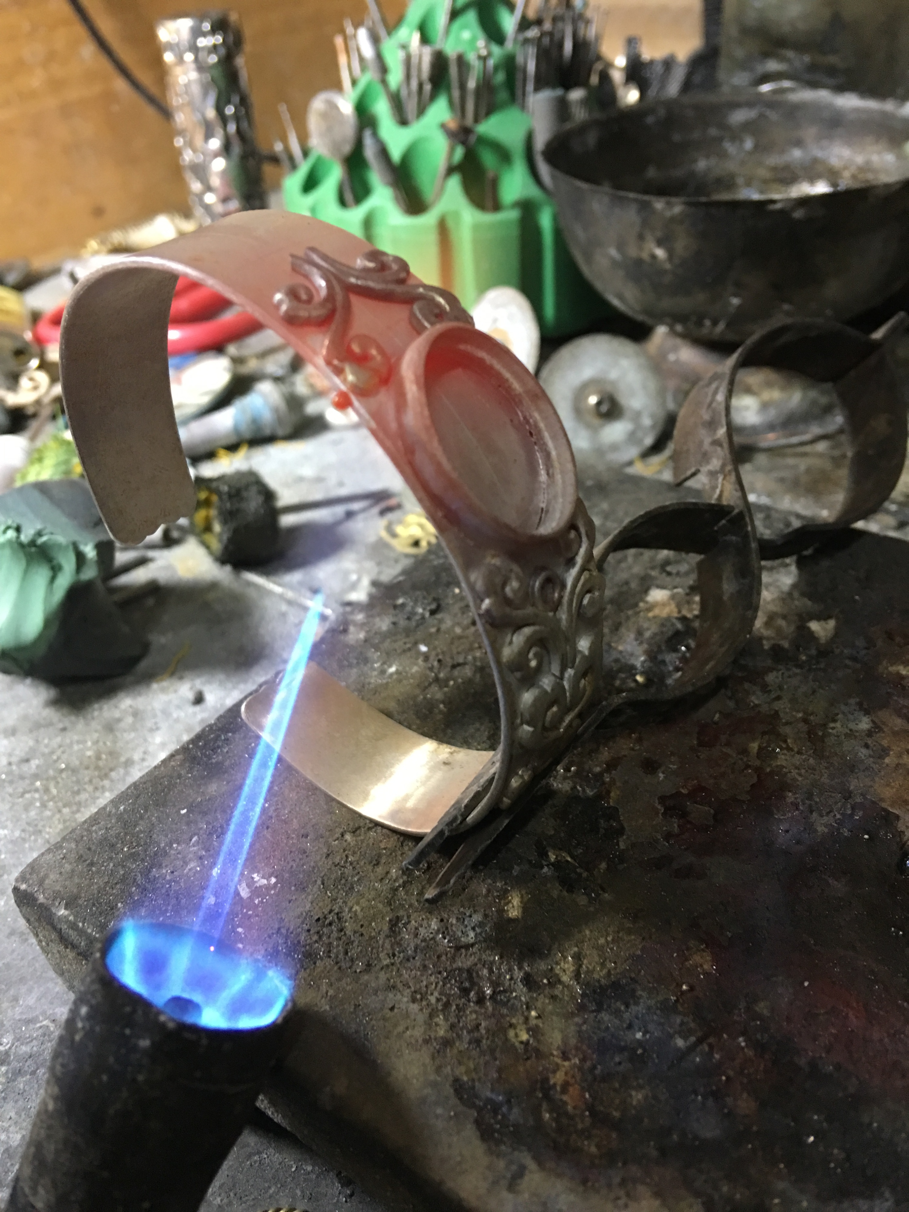 简单介绍银手镯制作流程