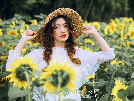 Sunflower girl
