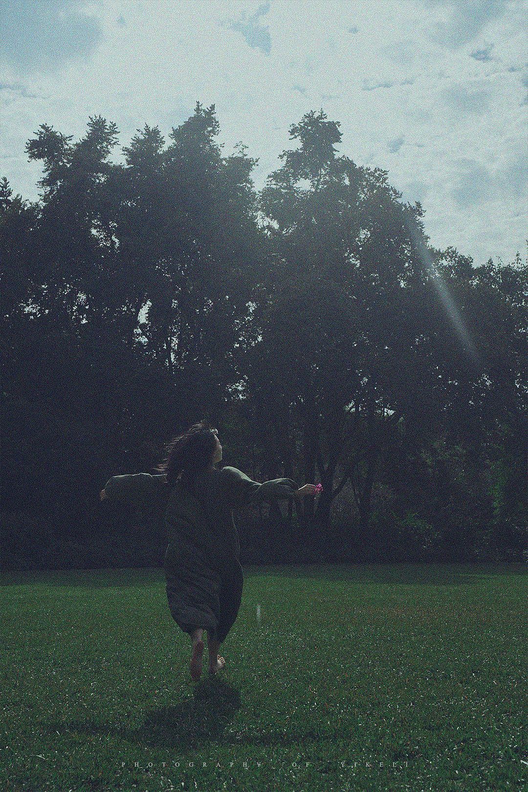 綠是像死而生（圖ZMzcwMzM1Mzg4） - 人像攝影 - 站酷設(shè)計(jì)師阿喆YDD原創(chuàng)素材 - 站酷ZCOOL