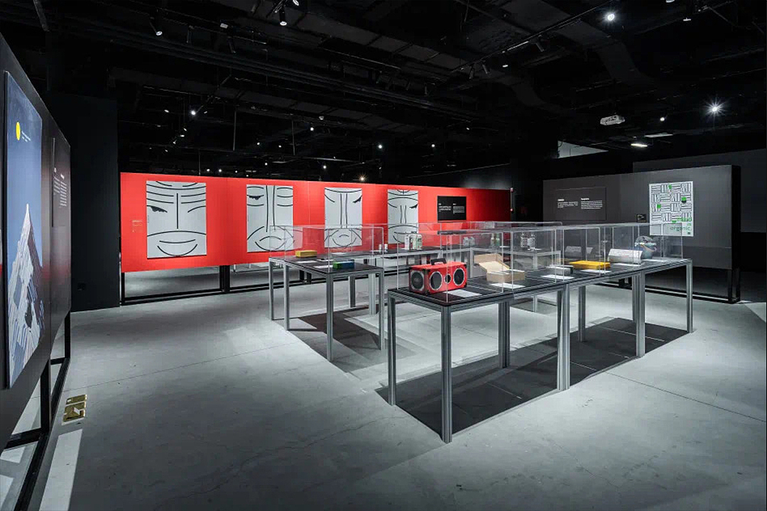 TO CROSS,TO MEET 跨界抵达|展览主视觉