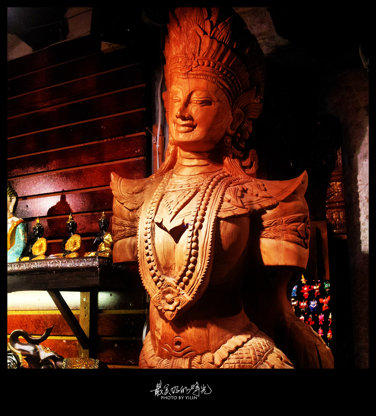 店里的佛像都很精美