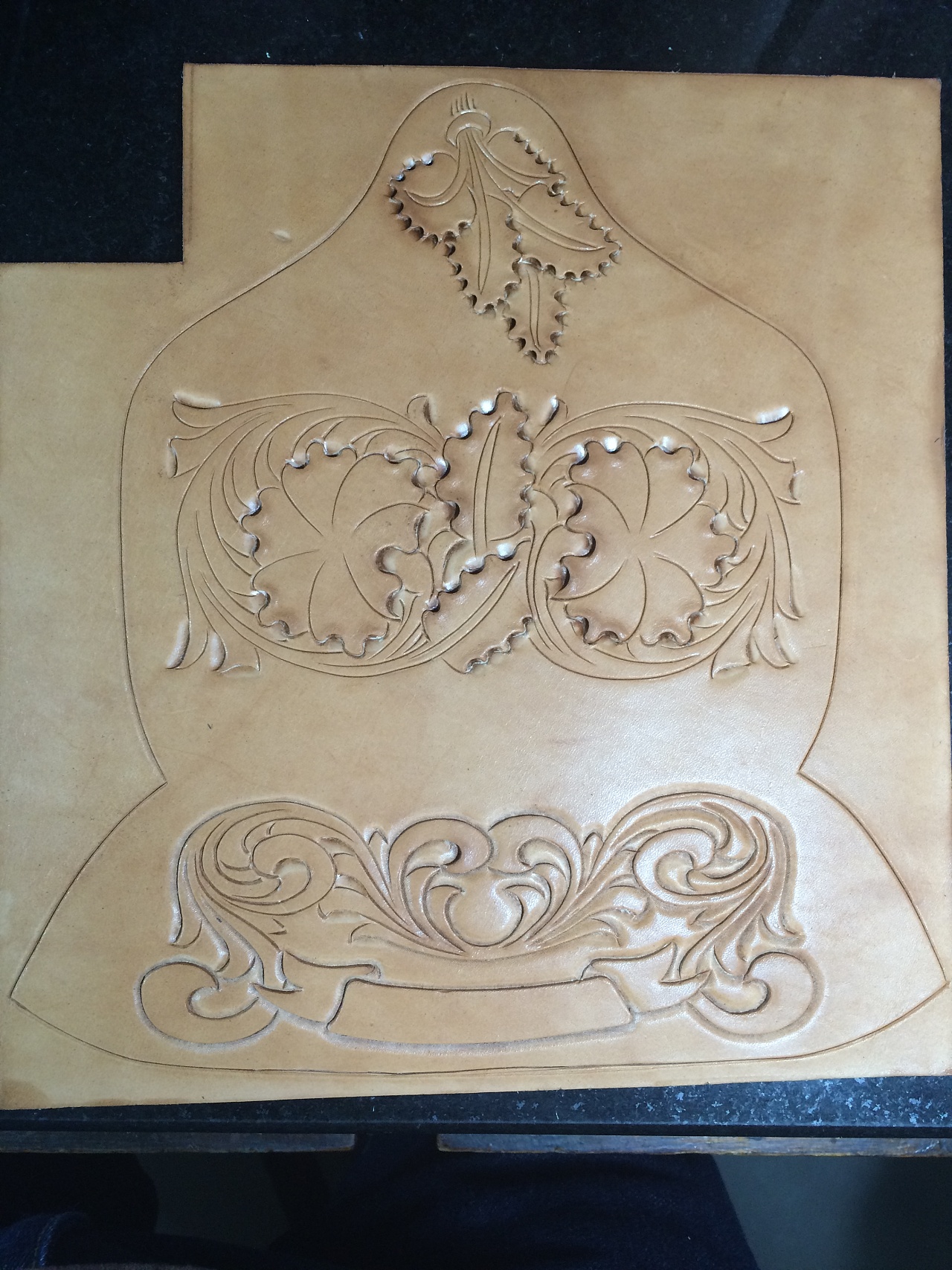 纯手工雕刻唐草纹眼镜盒