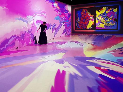 “唤醒万物”百度AI沉浸式互动体验展