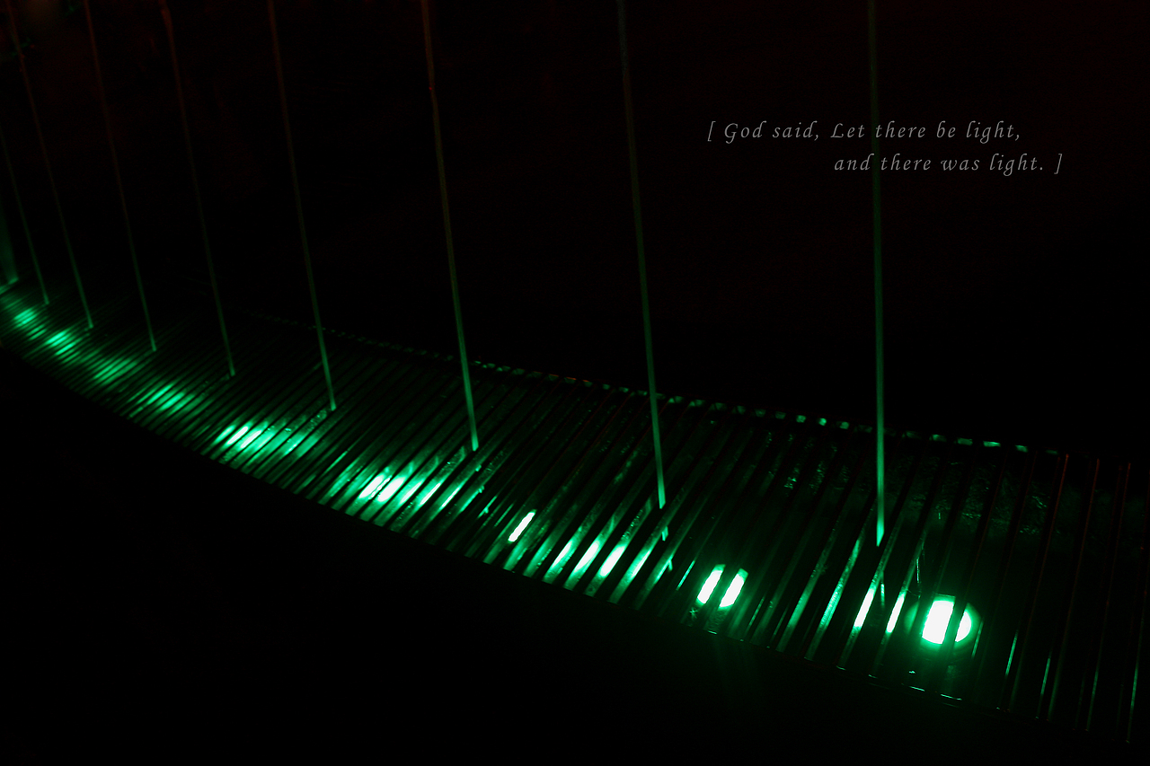 神说要有光
