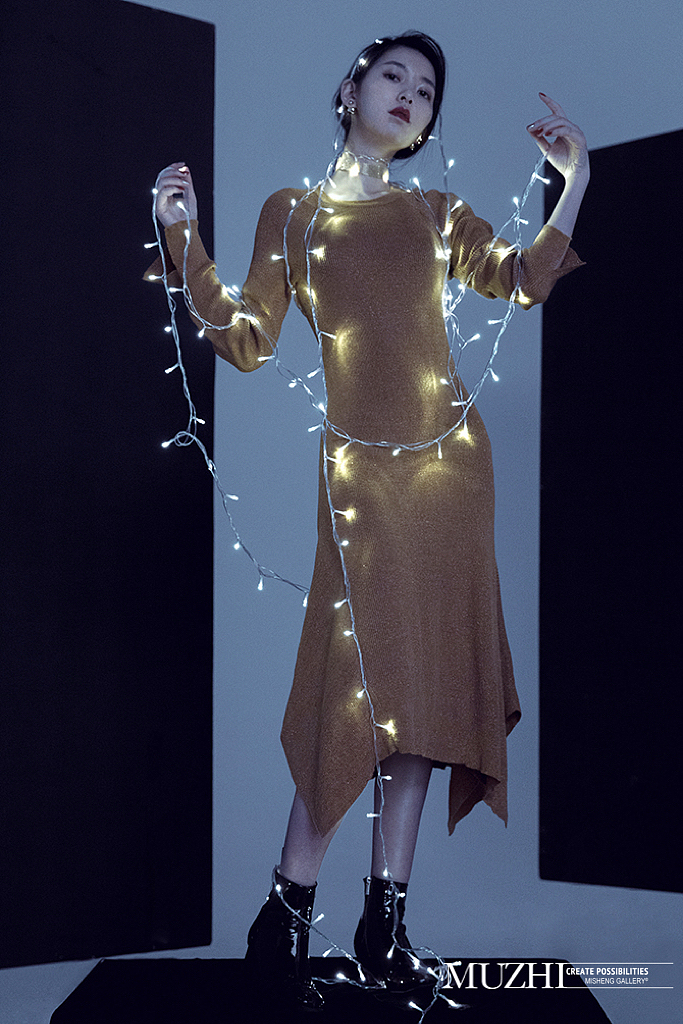 摄影师木之｜意大利「VOGUE」杂志霓虹时尚大片