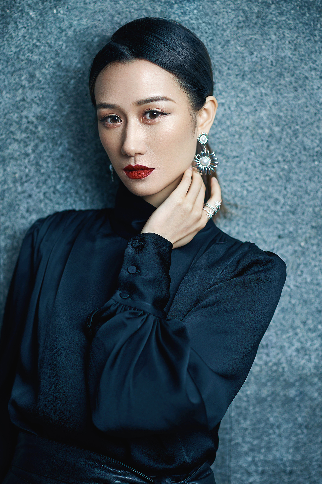 阳台吹风（图ZMTU3NDExMTUy） - 人像摄影 - 站酷设计师修图师卡卡原创素材 - 站酷ZCOOL