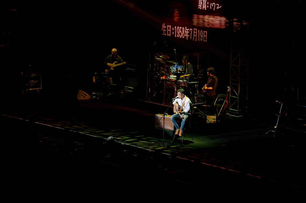 关于爱情的歌,我们已听得太多