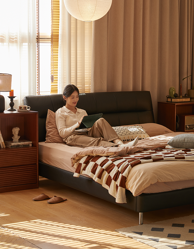 这种质感的黑色床你喜欢吗?