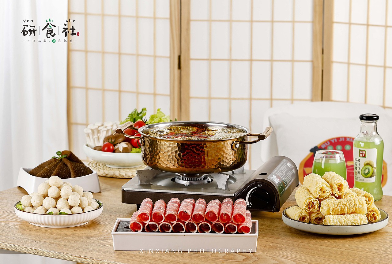 火锅涮肉场景图