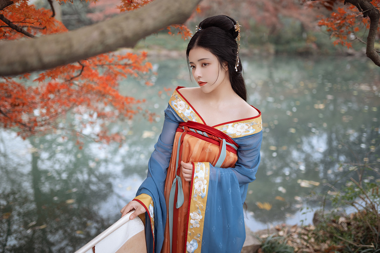 【汉服摄影】深意总迟解，将爱却晚秋（图ZMjM2NTE0ODA4） - 人像摄影 - 站酷设计师绘心_Aries原创素材 - 站酷ZCOOL