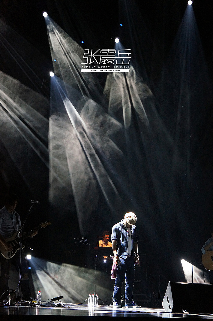 张震岳武汉演唱会 AYUE IN WUHAN（图ZNjgxOTc2OA==） - 人像摄影 - 站酷设计师树多村光原创素材 - 站酷ZCOOL