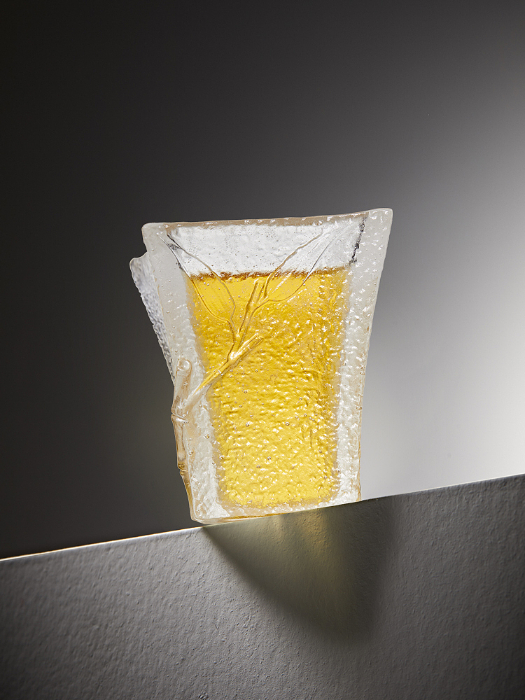 故古人有“君子比德于竹”之名言。
这又与中华民族的审美趣味、伦理道德意识相吻合,<br>自然而然地被引入社会伦理范畴,从而对中国传统文化的发展产生了深刻影响。