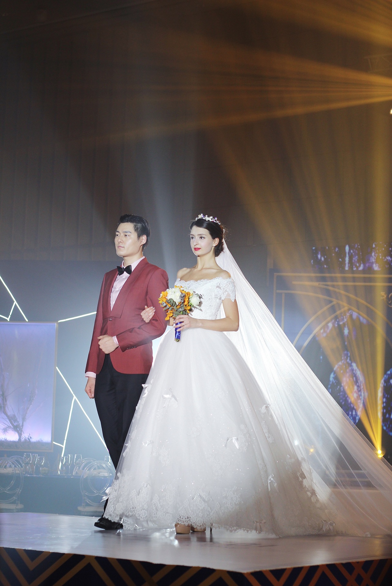 婚纱展（图ZNDQ3MDI2ODA=） - 人像摄影 - 站酷设计师易易易易易5原创素材 - 站酷ZCOOL