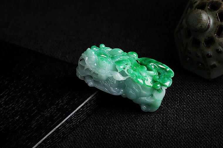 翡翠玉石集（图ZMTkwOTc3NzU2） - 产品摄影 - 站酷设计师Da圣君原创素材 - 站酷ZCOOL