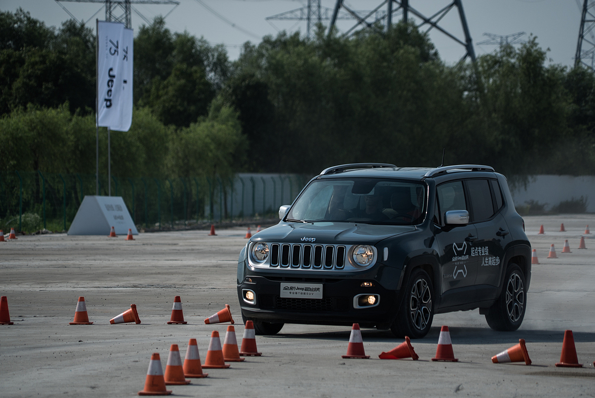 JEEP自由侠试驾活动