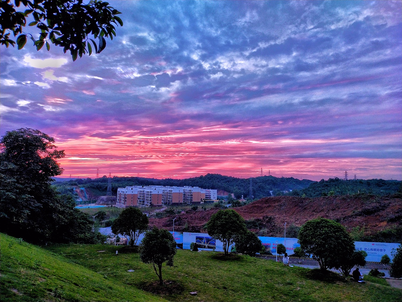 宇宙山河浪漫，生活点滴温暖，都值得我前进。（图ZMjYzMTMxMjAw） - 风光摄影 - 站酷设计师夭夜人原创素材 - 站酷ZCOOL
