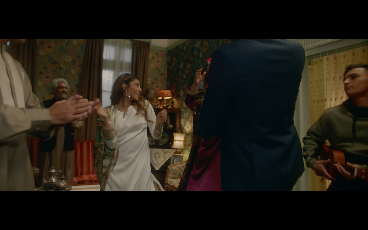 V are Gorgeous V23 ｜如何定义美 南亚海外版（图ZMjkwNDgzNjk2） - 宣传片 - 站酷设计师裂变传媒原创素材 - 站酷ZCOOL