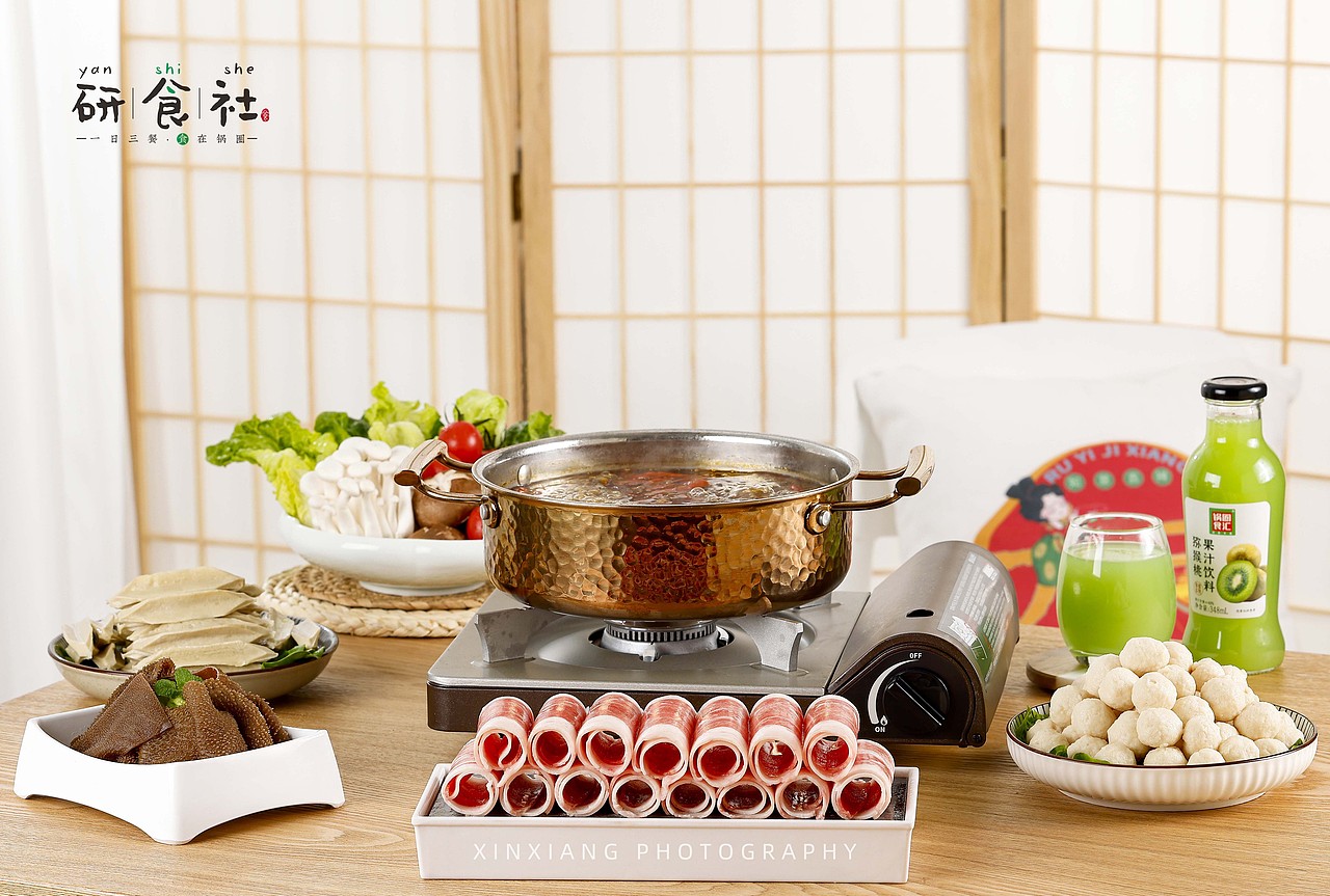 火锅涮肉场景图