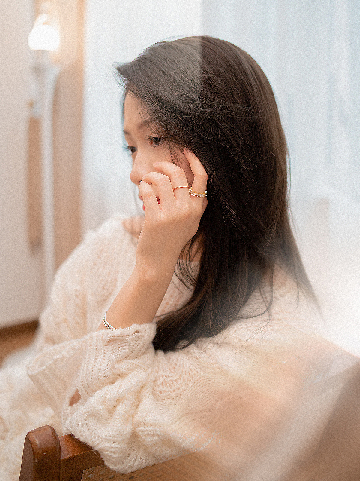 周末宅家拍摄白毛衣