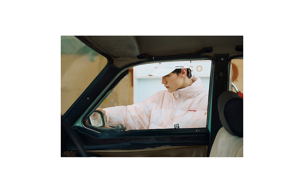 秋季新款假两件连帽贴布绣袋鼠兜潮牌原创/罗捷广告