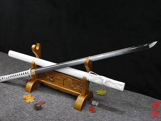 白色唐刀图片：冷兵器的贵族与切菜大师的结合