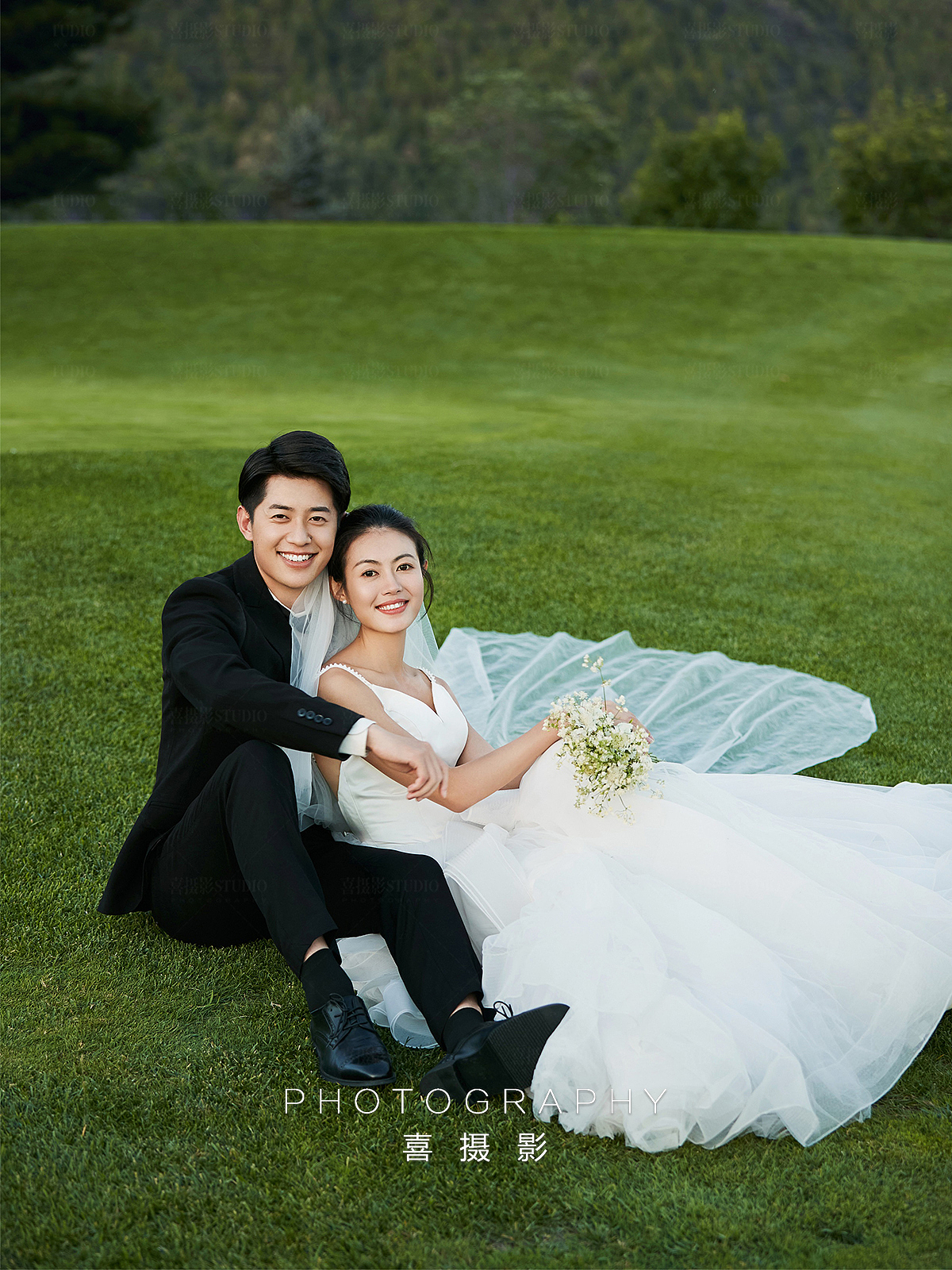 没失望！电影感森系草坪婚纱照，这样拍美翻了~（图ZMzE2NDI4NzI4） - 婚礼摄影 - 站酷设计师遇见YUJIAN原创素材 - 站酷ZCOOL