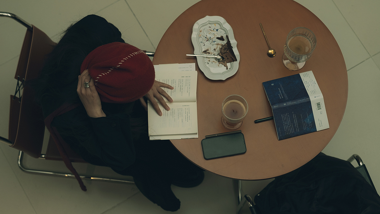 找个角落短暂放空（图ZMzYxMDk0NDg0） - 人像摄影 - 站酷设计师若尘尘原创素材 - 站酷ZCOOL
