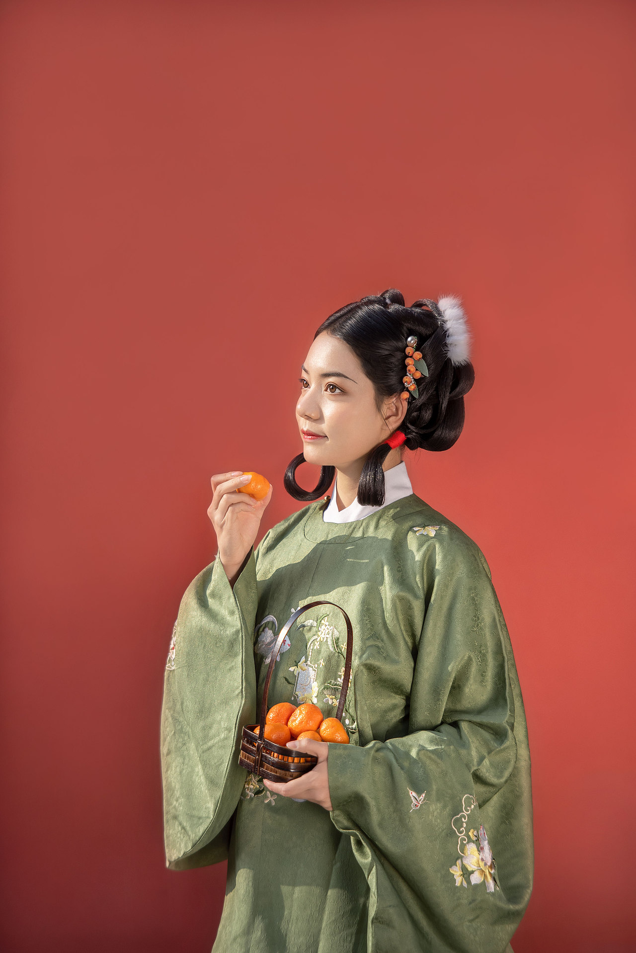 橘子红墙深宫院（图ZMzEwOTI5NTUy） - 人像摄影 - 站酷设计师糊涂仙人LEO原创素材 - 站酷ZCOOL